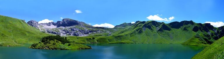 Is Couchsurfing Safe for Budget Travelers? Essential Tips and Insights for Peace of Mind